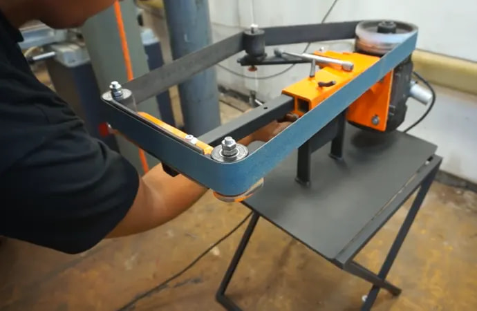2" x 72" Grinders belt size is considered the industry standard making it the most common belt size in the market.